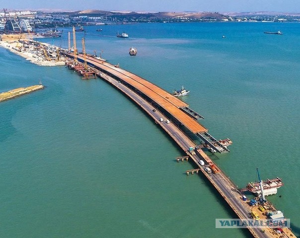 Момент  взрыва на Крымском мосту и его последствия