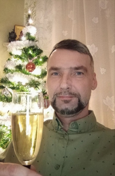 Почему женщины одним "дают" сразу, а других матросят месяцами