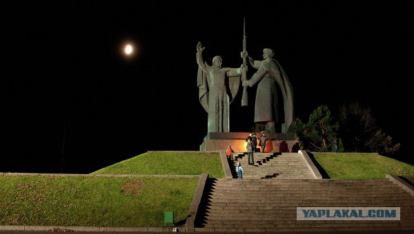 Памятники, которые иначе воспринимаются народом
