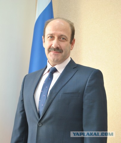 В машину мэра города Рубцовска ударила молния, чиновник возвращался из командировки