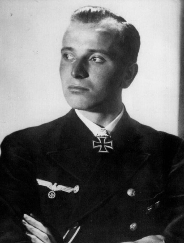 «Ночь длинных ножей» – побоище в Атлантике осенью 1940 года, как немецкая подводная "волчья стая" могла загрызть 32 судна.