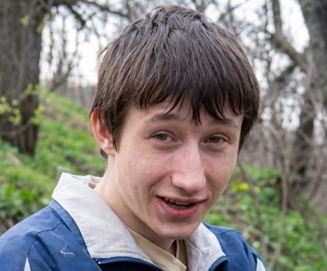 Рыбак рыбака видит издалека