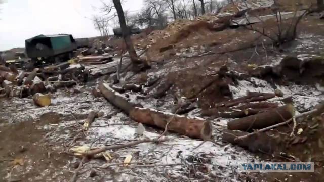 На въезде в Харьков со стороны России роют окопы
