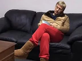Наряды, которые мы должны носить. Судя по фантастическим фильмам