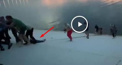 Невероятное видео спасения женщины из реки в Перми