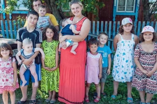 32-летняя россиянка стала мамой в 12-й раз