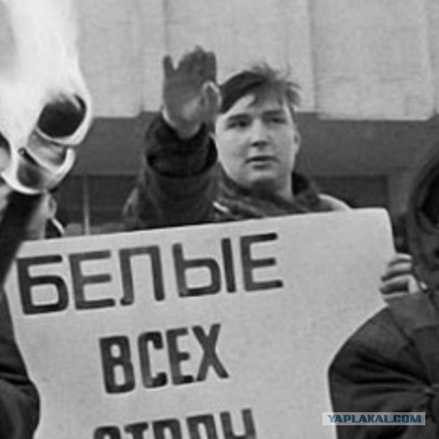 Военнослужащие ВС Украины вступили в бой с заградотрядами националистов в Лисичанске