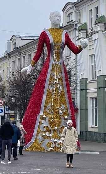 Чудовища на городской площади славного города Орла продолжают размножаться.