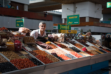 Зеленый рынок в Алматы