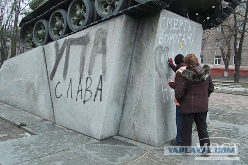 Вандализм на памятниках Воинской Славы в Днепре