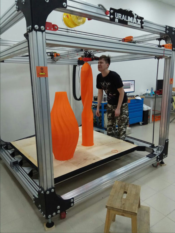 Китайцы придумали гигантский домашний 3D-принтер OrangeStorm Giga, на котором можно напечатать почти что угодно