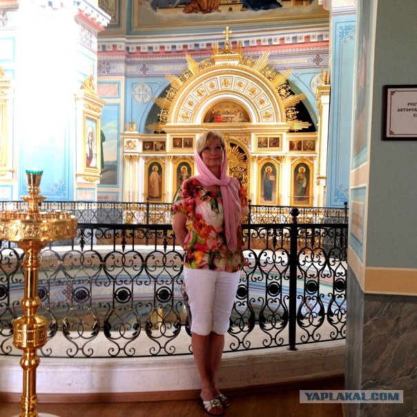 Мигрант пришёл в православный храм в шортах