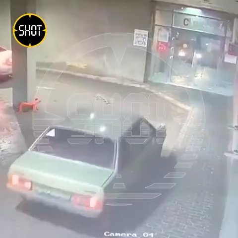 «Тойота» на скорости впечатала в стену «Ладу» в Саранске. Водитель погиб на месте.