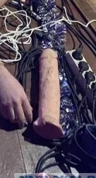 Силовики сорвали эротический новогодний спектакль