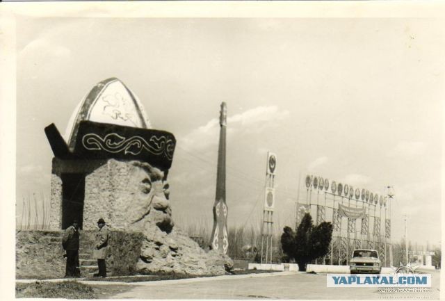 Остановки автобусные СССР. Искусство былое.