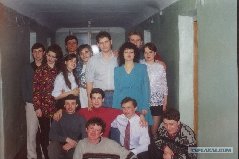 Студенты 90 годов. Студенческие годы в 90-е. Студенты в 90-е. Студенты 90 годов. 90-е годы.