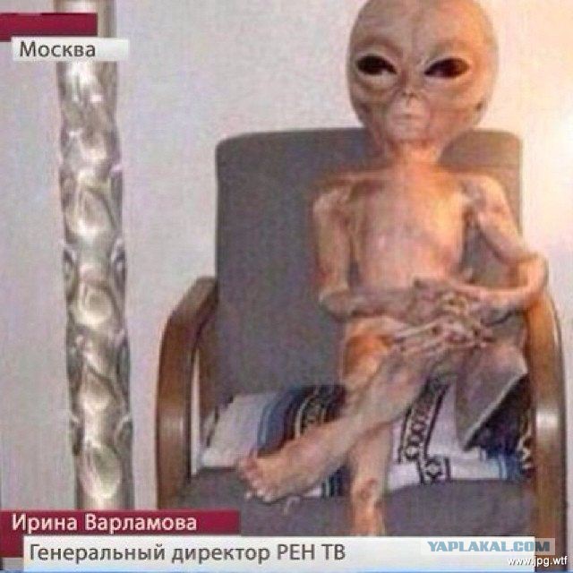 На Марсе обнаружили космический корабль и "людей" в черных скафандрах