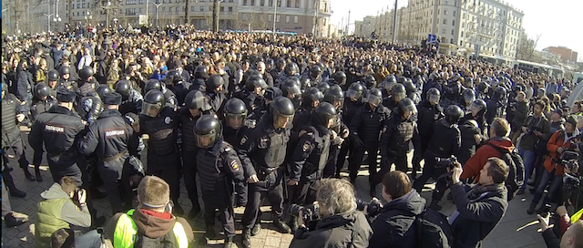 Навального задержали в центре Москвы