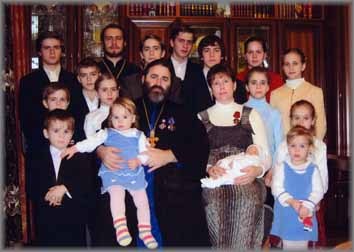 36-летняя жена пастора родила 11 раз, беременея каждый год брака и хочет еще детей