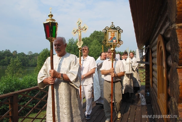 Подкрался незаметно
