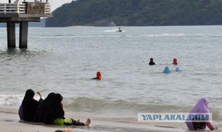 В чем купаются арабки