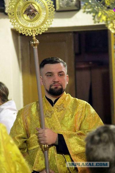 Децл отсудил у Басты 50 тысяч рублей за «лохматое чмо»