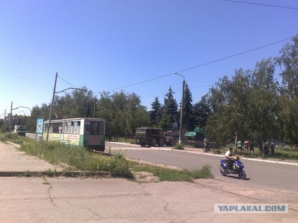 Ополченцы Константиновки завели танк с постамента