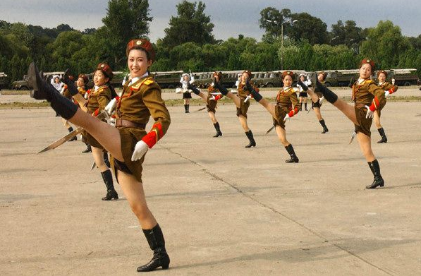 Служили в армии? Оцените строевую подготовку.