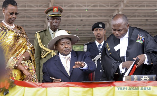 Президент Уганды хочет запретить оральный секс