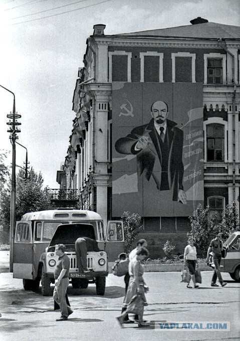 Фотографии из времен, когда ты верил в светлое будущее!