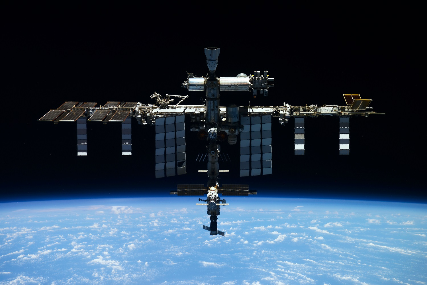 Какая сейчас станция в космосе. Космическая станция МКС. МКС 2022. Международная орбитальная Космическая станция. Станция МКС 2022.