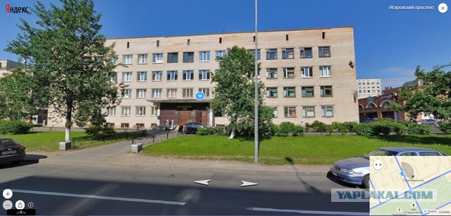 Приехала королева в женскую консультацию...
