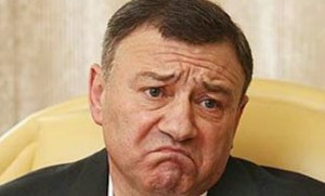 Дальнобойщики продолжают забастовку .