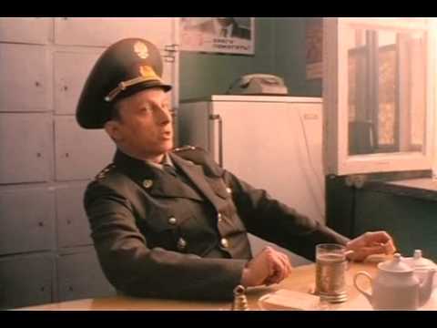 Загадочный объект вырывается из черной дыры