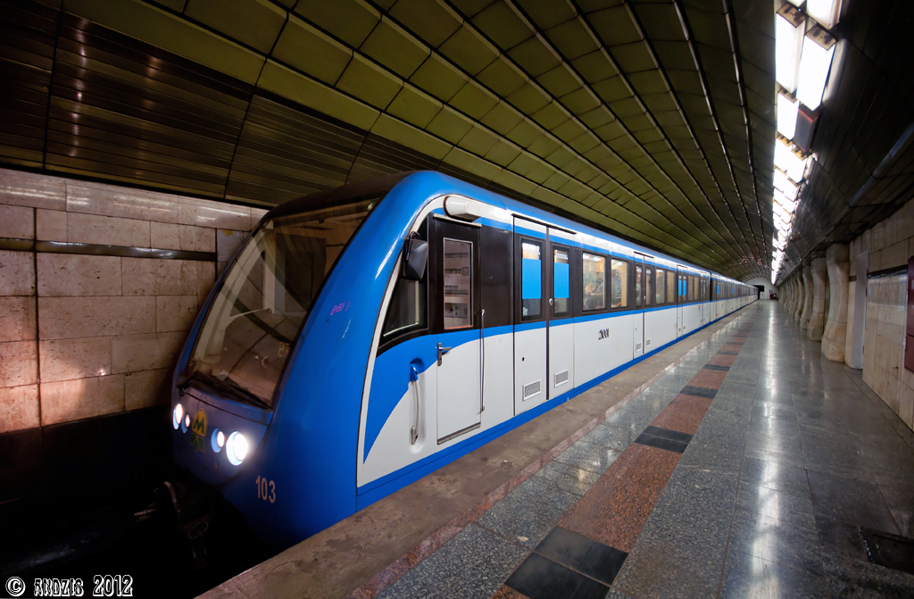 Вагоны метро в киеве