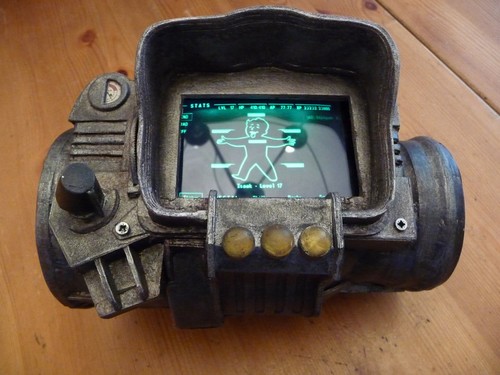 Пип-Бой 3000 из Fallout