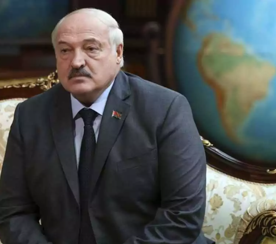 Украинские военные снесли памятник Ленину в Судже