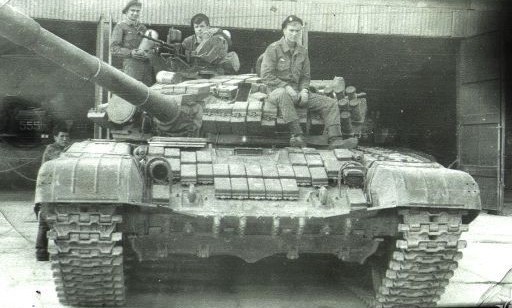 А давайте в честь праздника, выкладывать свои армейские фотки уважаемые яповцы