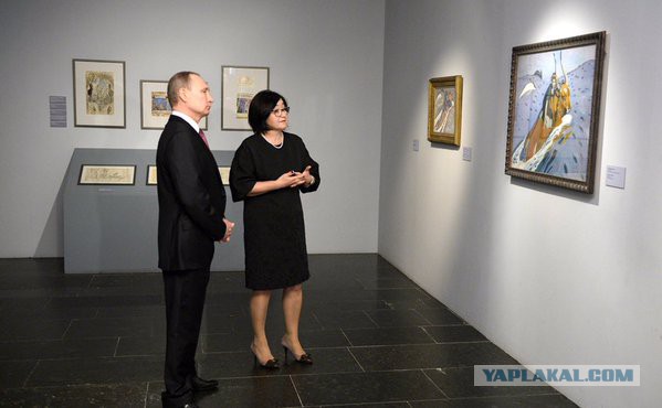 Экспонат для хороших девочек