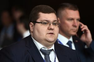Никто в России к войне с внешним врагом не готовится. Нас просто грабят.