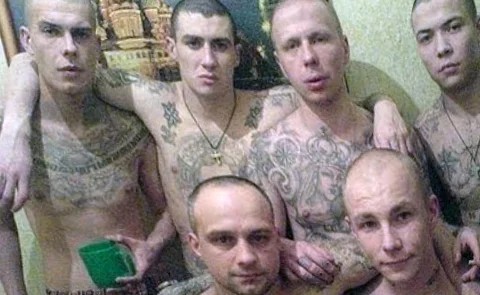 Короткий эпизод из фильма "Mirror Mirror". В российском варианте "Белоснежка: Месть гномов"