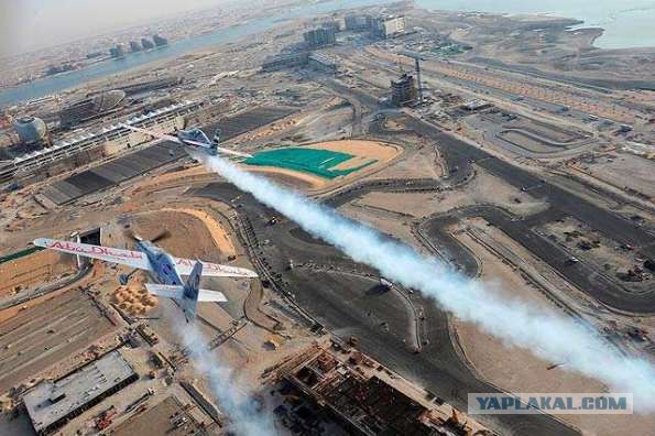 Red Bull Air Race в Абу-Даби (14 фото)