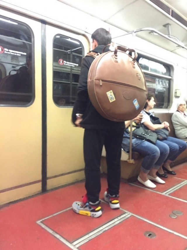 Модники из нашего метро на этот вторник