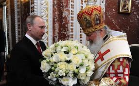 Милонов назвал эскортницами девушек, выкладывающих фото с большими букетами цветов