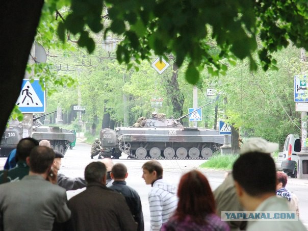 В Мариуполе стреляют! Есть раненые