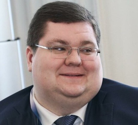 Заброшенное бомбоубежище с необычным дизелем и корабельными дверями