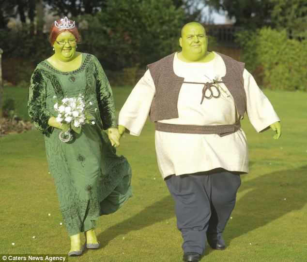 Свадьба зелёных бегемотиков