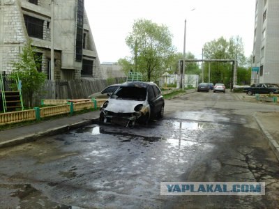 Сгорело две иномарки 07.06.11