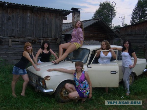 Девушки на автовыставках