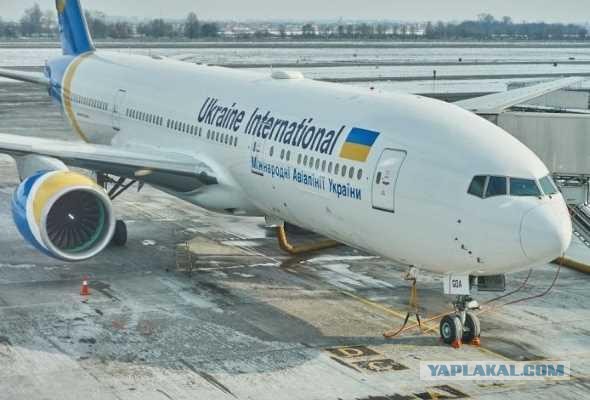 Украина наложила арест на 44 российских самолета, летавших в Крым